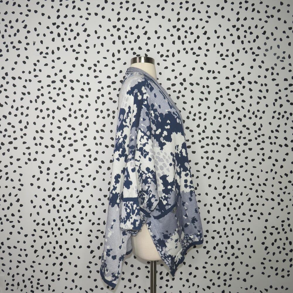 Marla Wynne Blue Abstract Print Open Front Sweater Cardigan - Picture 6 of 10